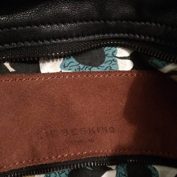 LIEBESKIND Berlin Black leather shoulder bag - Picture 4 of 5